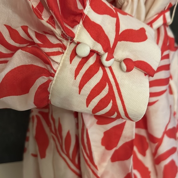 H&M cream and red dress. New without tags. - Picture 4 of 5